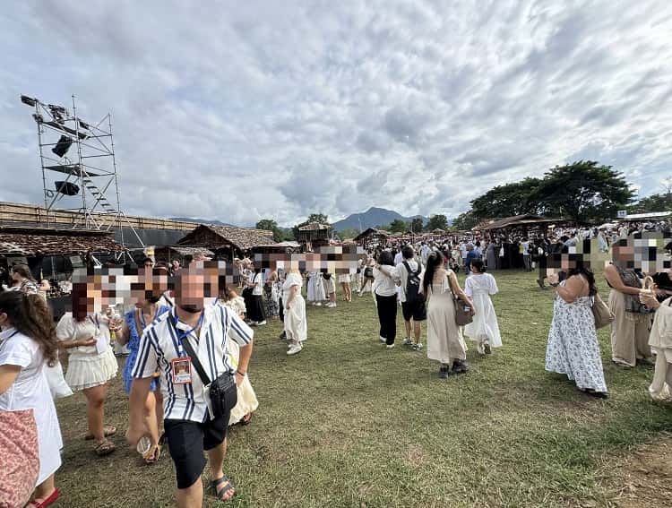 イーペン会場の屋台