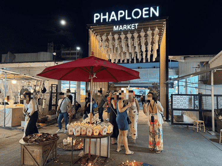 夕食後はナイトバザールへ出かけました♪