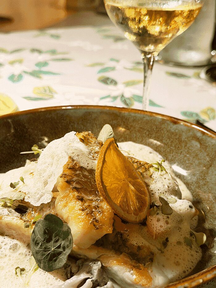 タヒチ旅行記 メインは白身魚のグリルです