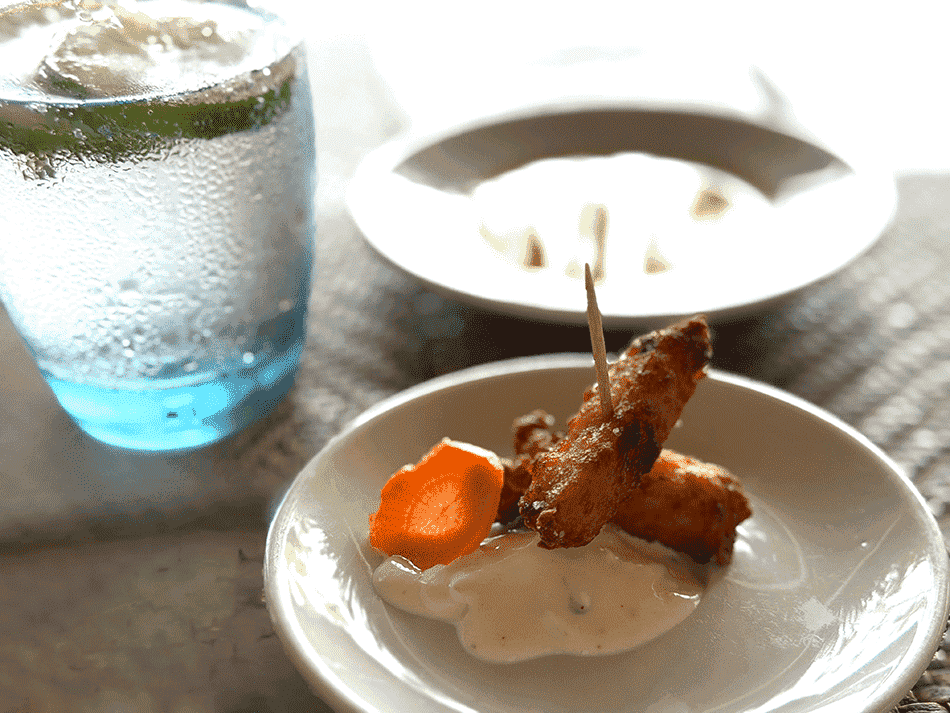 プールサイド「TITIRINA」レストラン