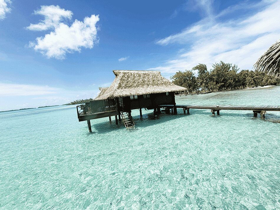 ヴァヒネ プライベート アイランドの水上バンガロー