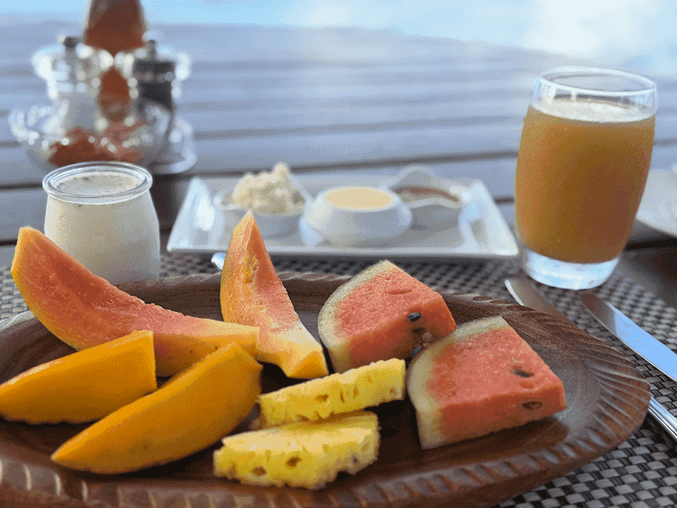 ヴァヒネ プライベート アイランドの朝食