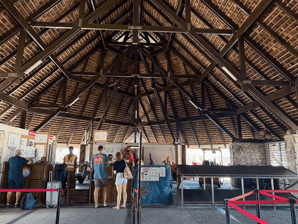 ファカラバ空港