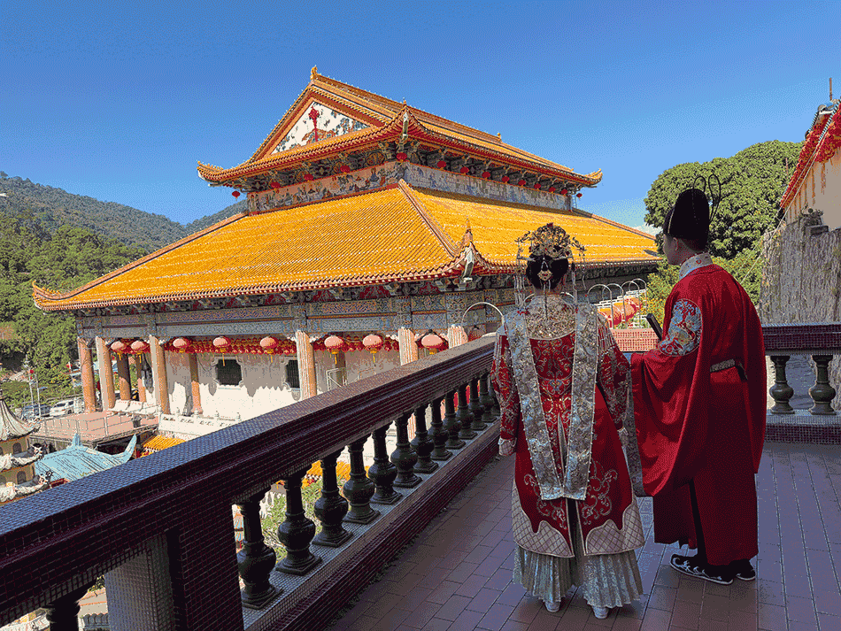 境内で新婚さんの撮影も