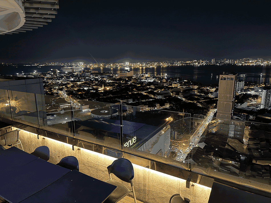 セント・ジャイルズ・ホテルのスカイバーへ